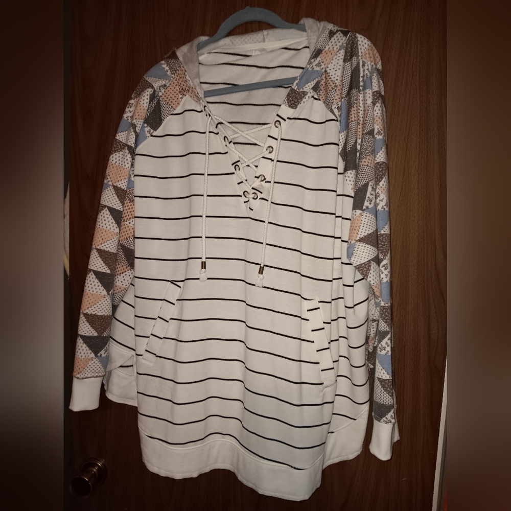 Maurices size 3x 18-20 sweater sweatshirt hoodie top new